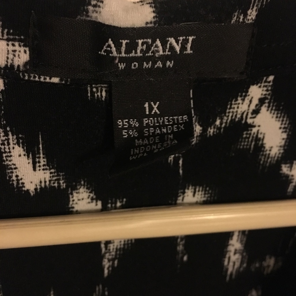 Alfani Black White Abstract Button Front Blouse 1X Tunic Business Casual Top - Picture 4 of 4